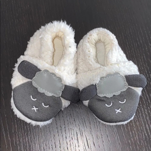 Baby slippers-sheep - Picture 1 of 2